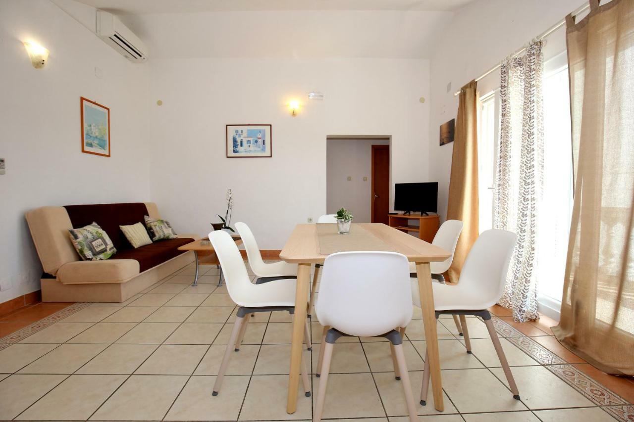 Apartments Ines Murter Exterior foto